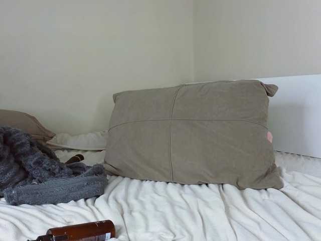 jaslee — hey ther guys im new here and think we can jnow each other better today 