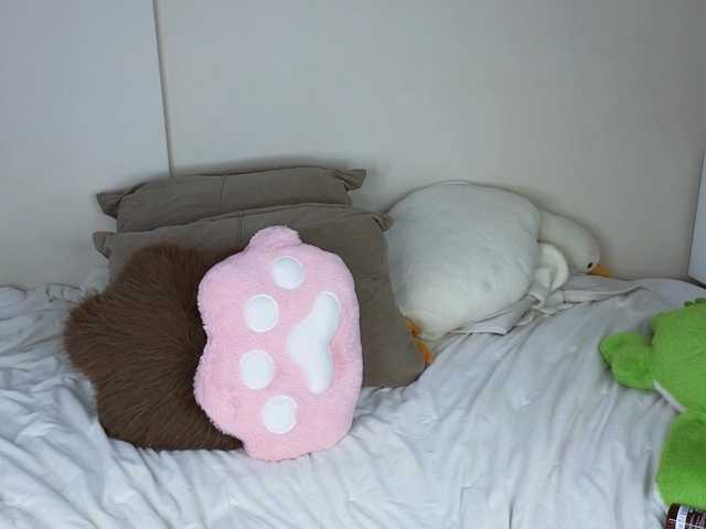 jaslee — hey ther guys im new here and think we can jnow each other better today 