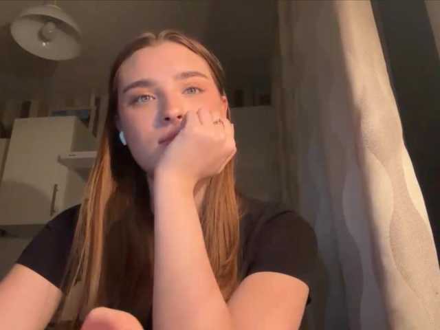 ChristiaPettet's BongaCams show and profile