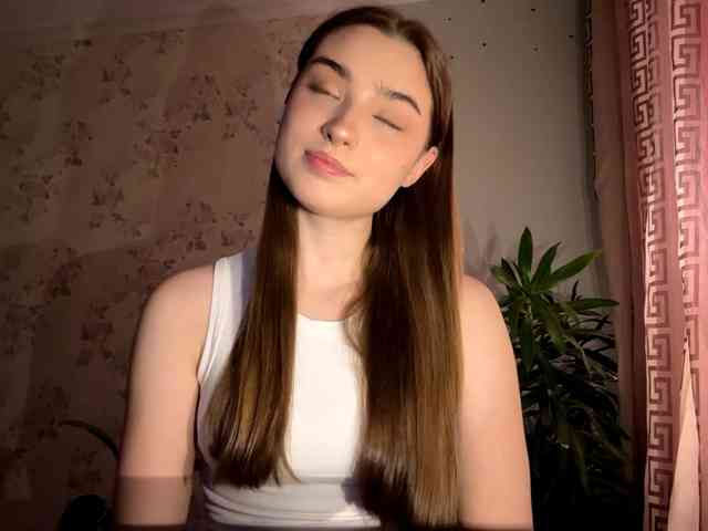 ChristiaPettet webcam