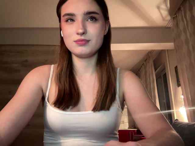 ChristiaPettet webcam