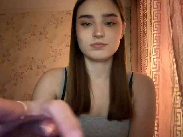 ChristiaPettet webcam