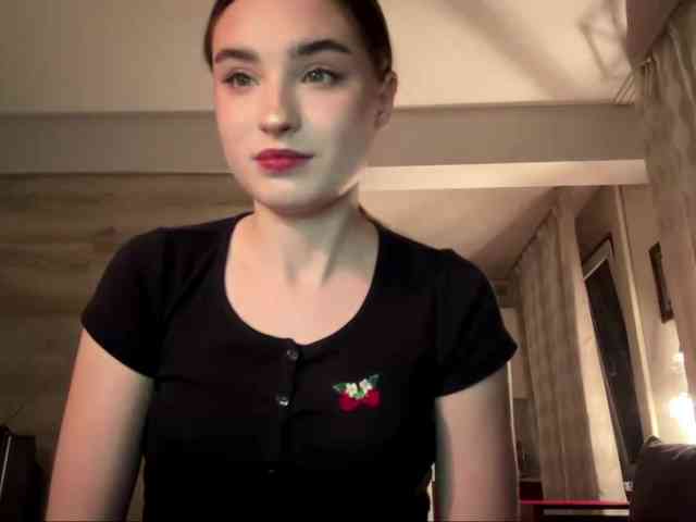 ChristiaPettet webcam