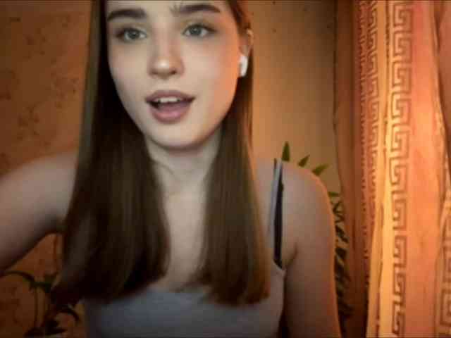 ChristiaPettet webcam