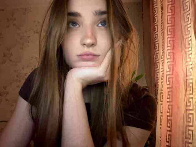 ChristiaPettet webcam