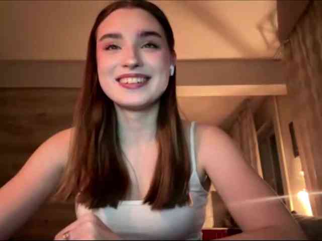 ChristiaPettet webcam