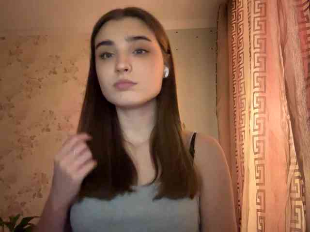 ChristiaPettet webcam