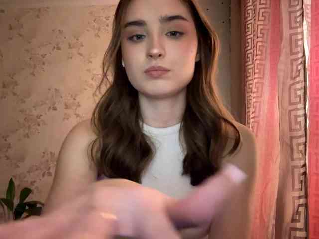 ChristiaPettet webcam