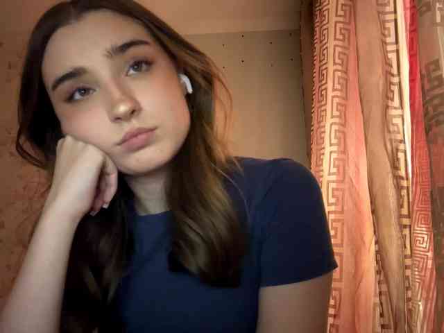 ChristiaPettet webcam