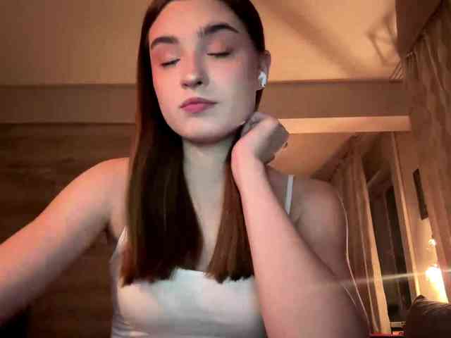 ChristiaPettet webcam