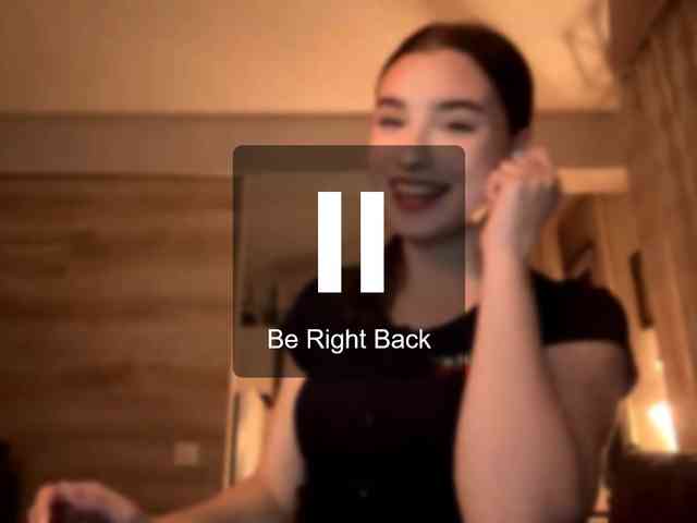 ChristiaPettet webcam