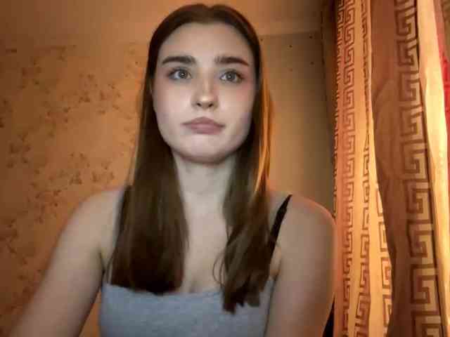 ChristiaPettet webcam