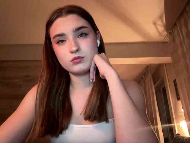 ChristiaPettet webcam