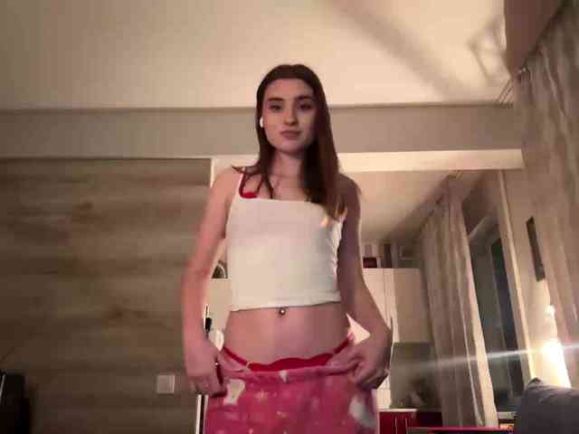 ChristiaPettet webcam