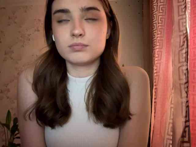 ChristiaPettet webcam