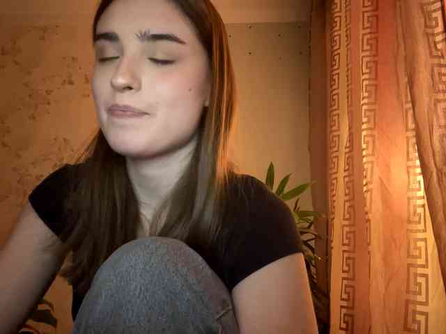 ChristiaPettet webcam