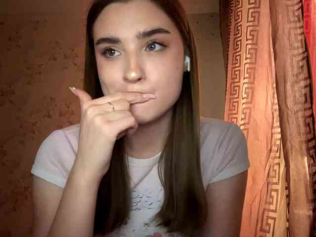 ChristiaPettet webcam