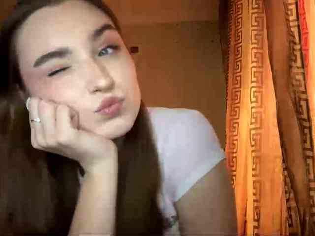 ChristiaPettet webcam