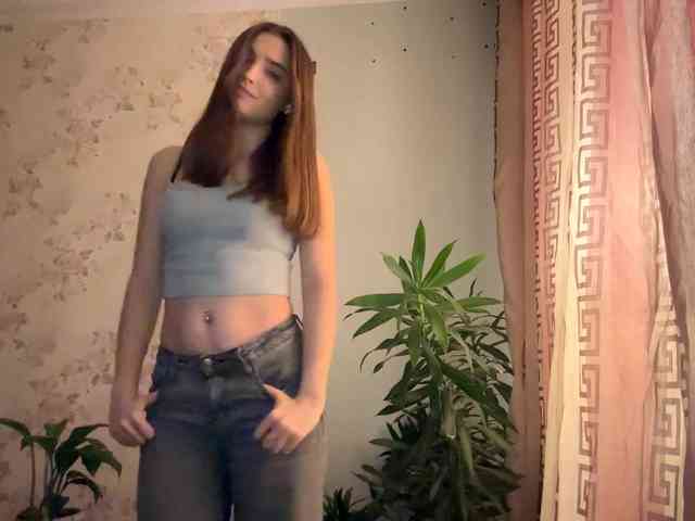 ChristiaPettet webcam