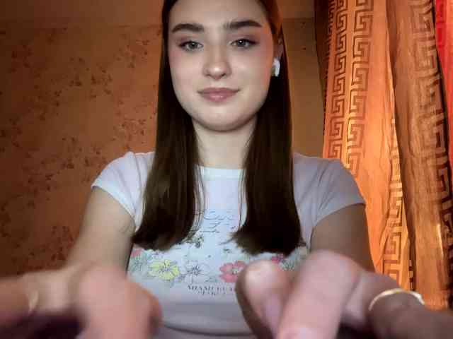 ChristiaPettet webcam