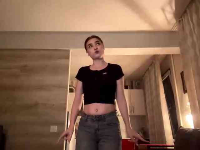 ChristiaPettet webcam