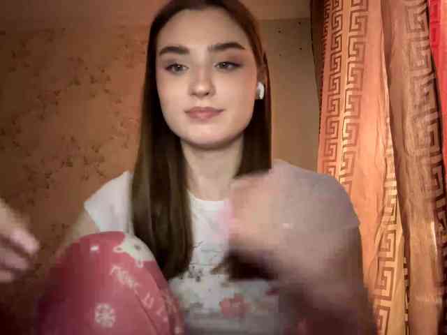 ChristiaPettet webcam