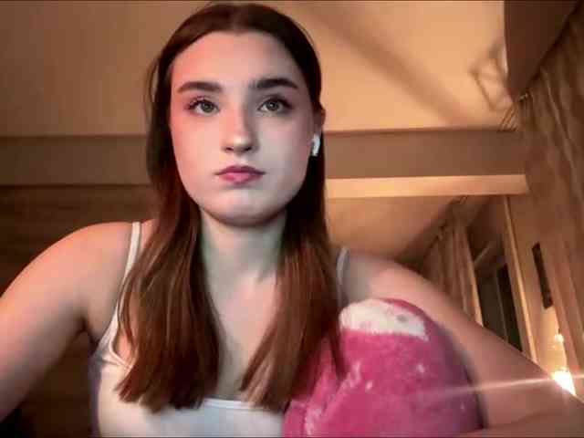 ChristiaPettet webcam