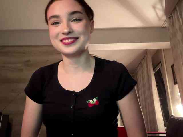 ChristiaPettet webcam