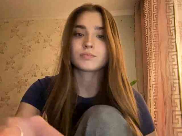 ChristiaPettet webcam