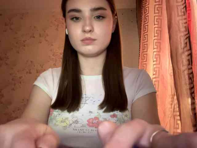 ChristiaPettet webcam