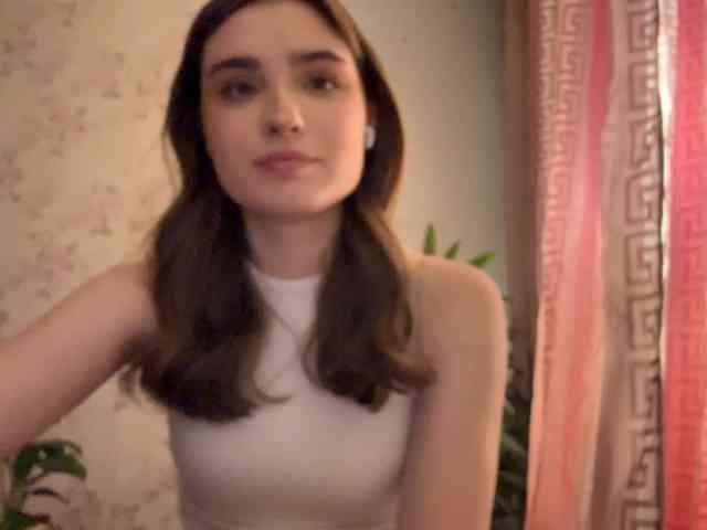 ChristiaPettet webcam