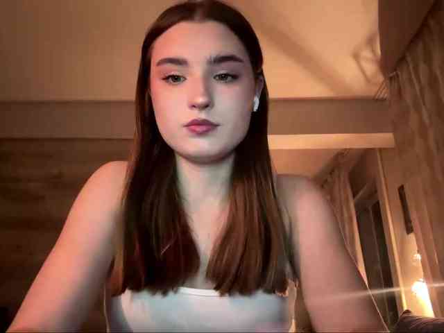 ChristiaPettet webcam