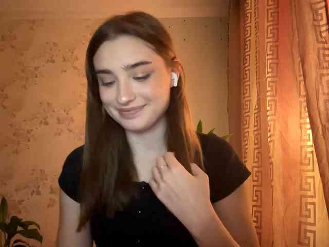 ChristiaPettet webcam