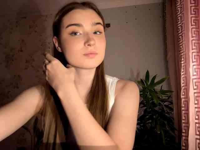 ChristiaPettet webcam