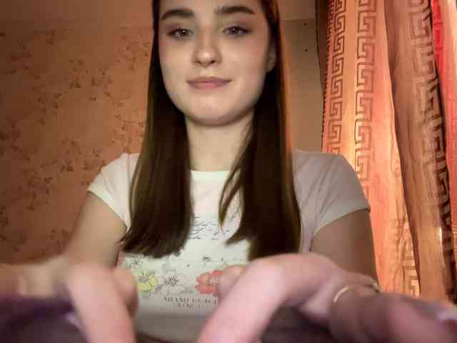 ChristiaPettet webcam