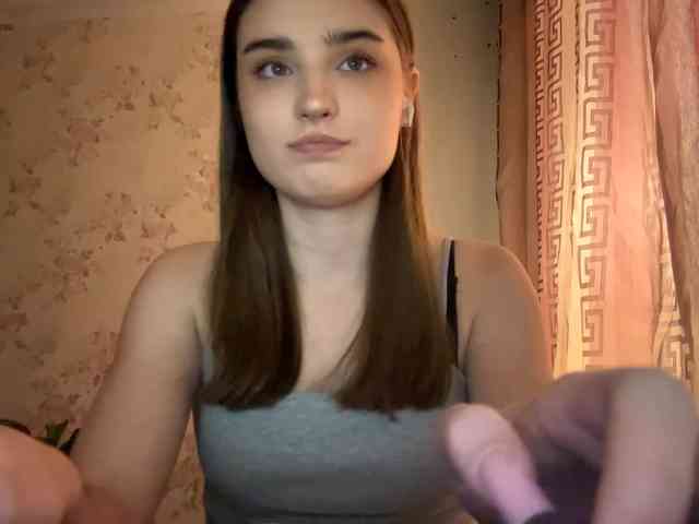 ChristiaPettet webcam