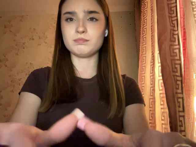 ChristiaPettet webcam