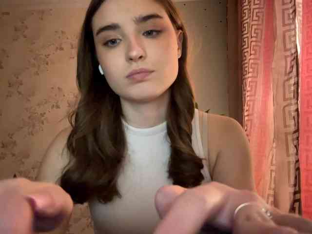 ChristiaPettet webcam