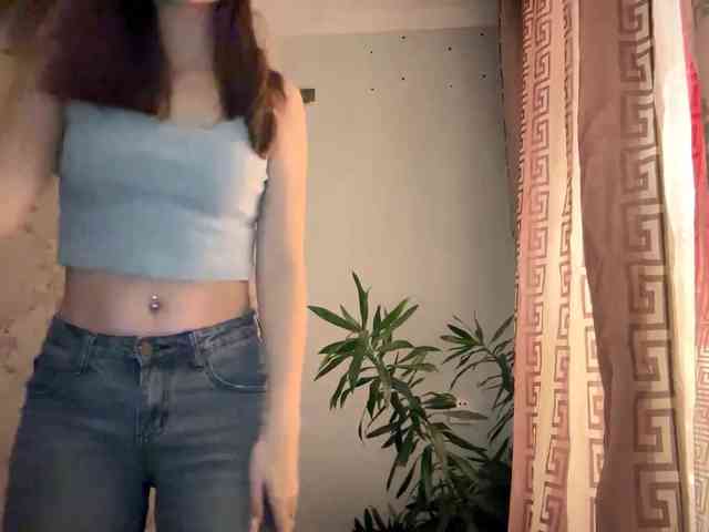 ChristiaPettet webcam