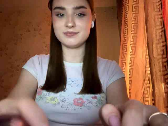 ChristiaPettet webcam