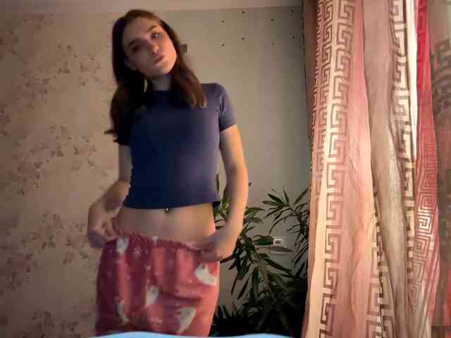 ChristiaPettet webcam