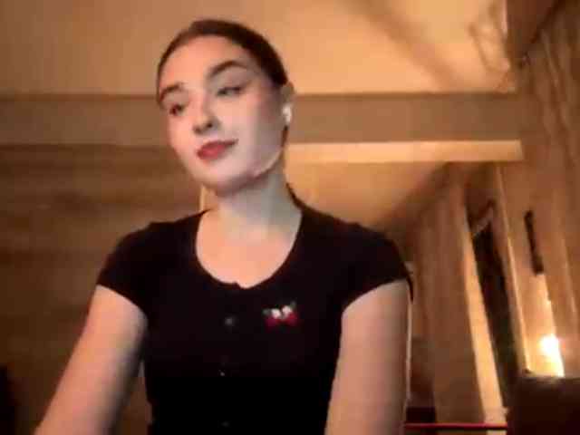 ChristiaPettet webcam