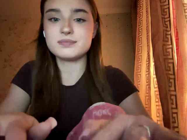 ChristiaPettet webcam