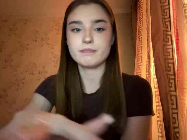 ChristiaPettet webcam