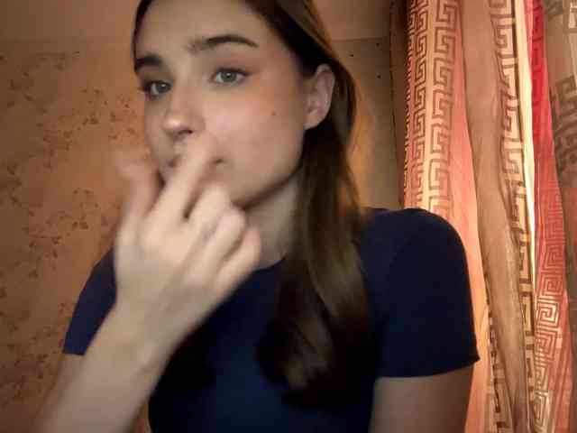 ChristiaPettet webcam