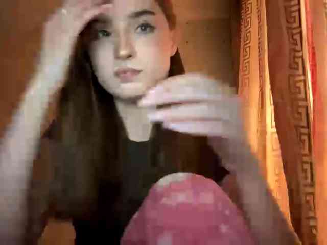 ChristiaPettet webcam