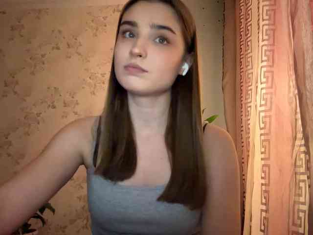 ChristiaPettet webcam