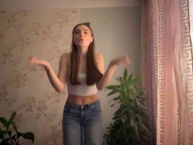 ChristiaPettet webcam