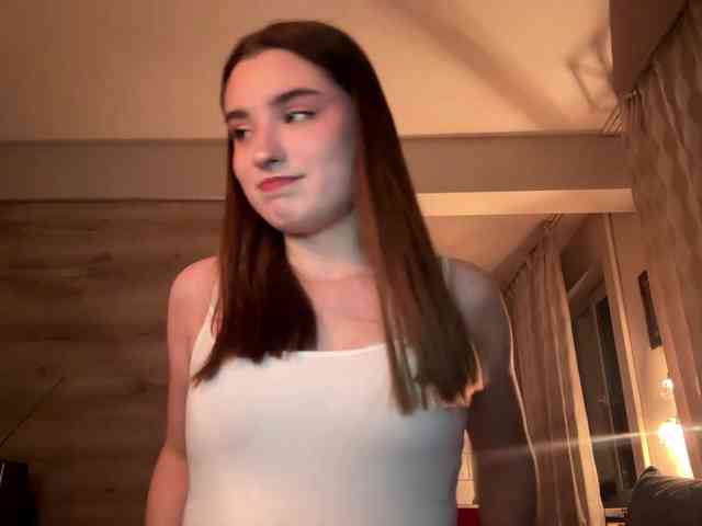 ChristiaPettet webcam