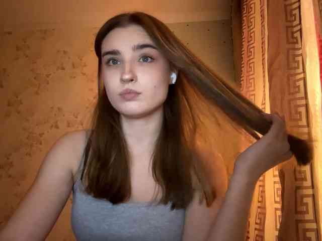 ChristiaPettet webcam